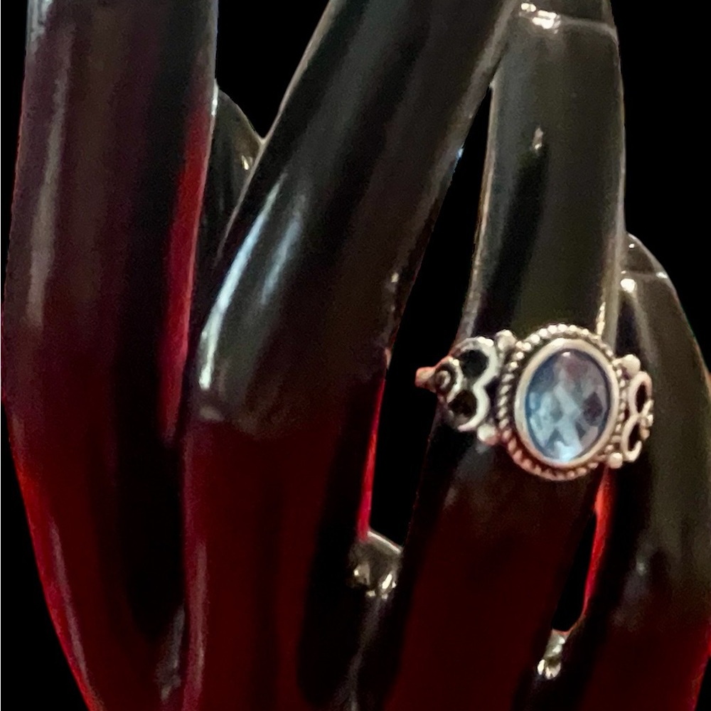 🔥2/$24 or 3/$30🔥 Boho, blue fashion gemstone ring. Size 5 - Picture 4 of 6